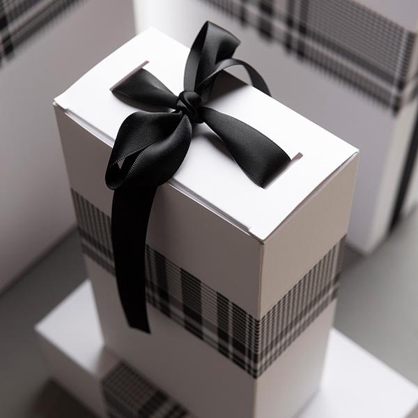 Scatola regalo bianco/scacchi chiusura superiore S